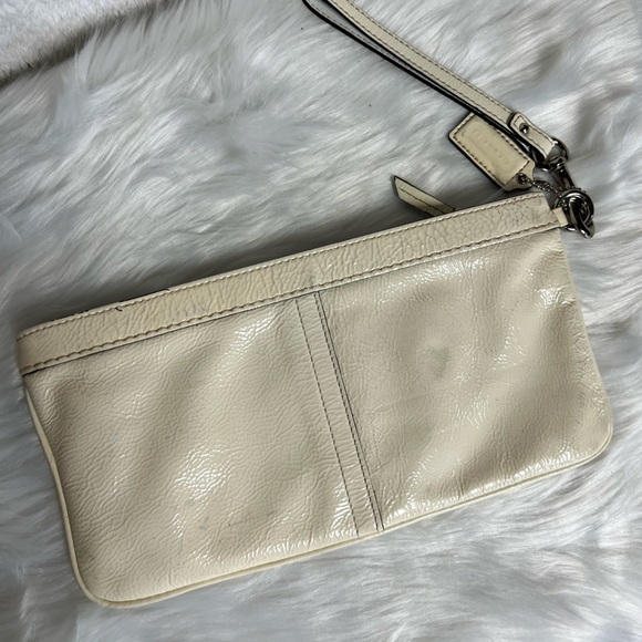 Coach wristlet - Picture 4 of 7